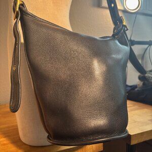 Vintage 90s Coach Bucket Bag Duffle Sac 9085 Black Glove Tanned Leather USA